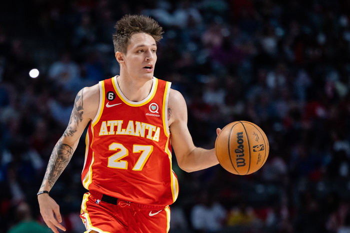 老鹰队交易CJ迎11连胜 其他交易折现次轮签