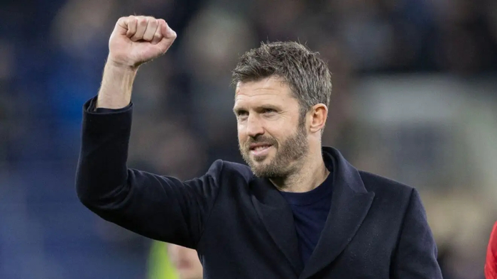 曼联免签莱万补强锋线引热议